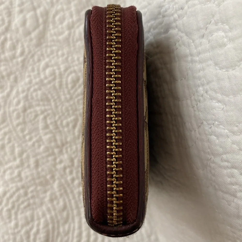 Coach Signature Jacquard With Stripe Accordion Zip Wallet — America’s Original - Picture 6 of 17